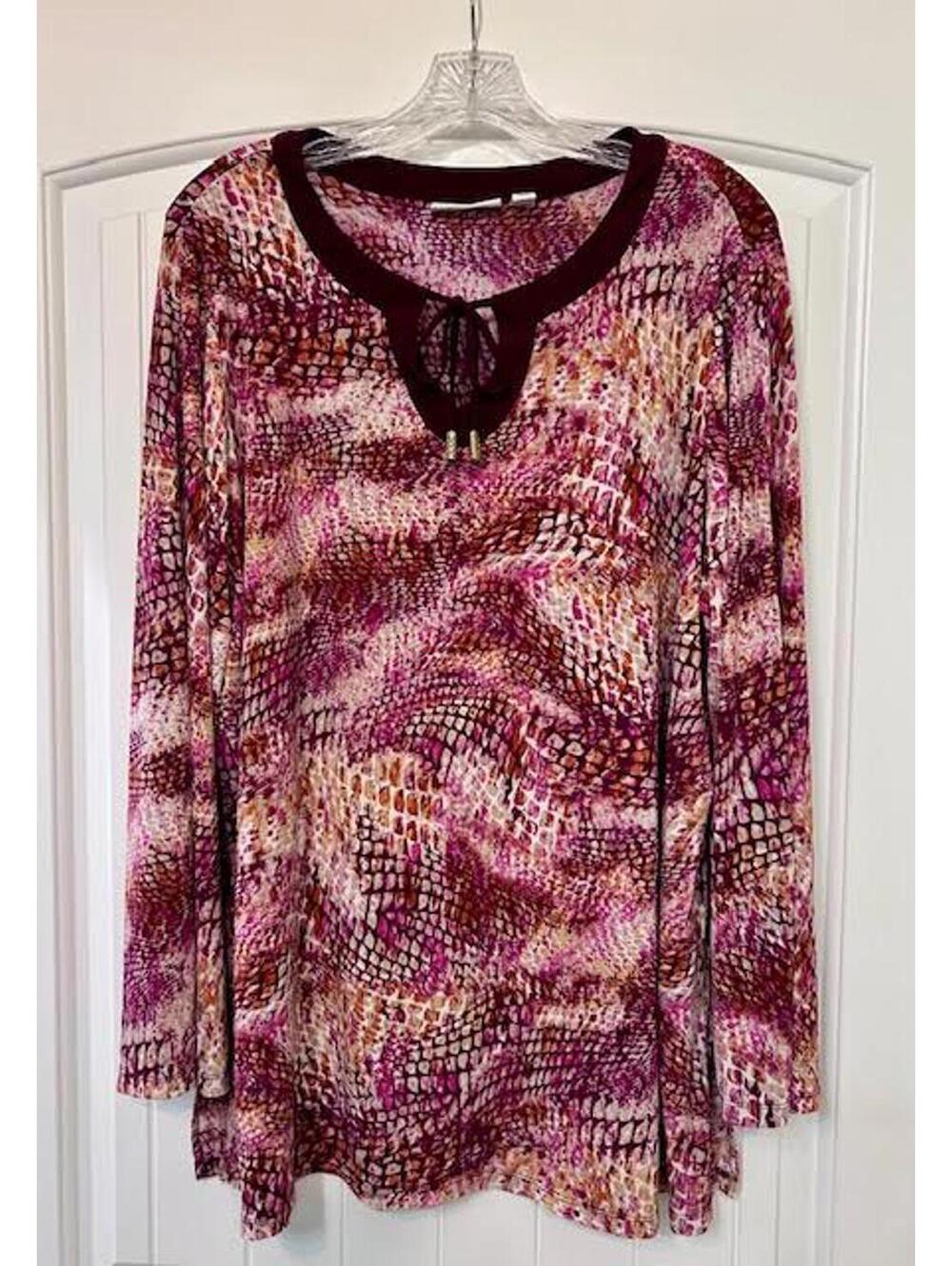 🌸 Susan Graver Animal-Inspired Keyhole Top 2X VGUC